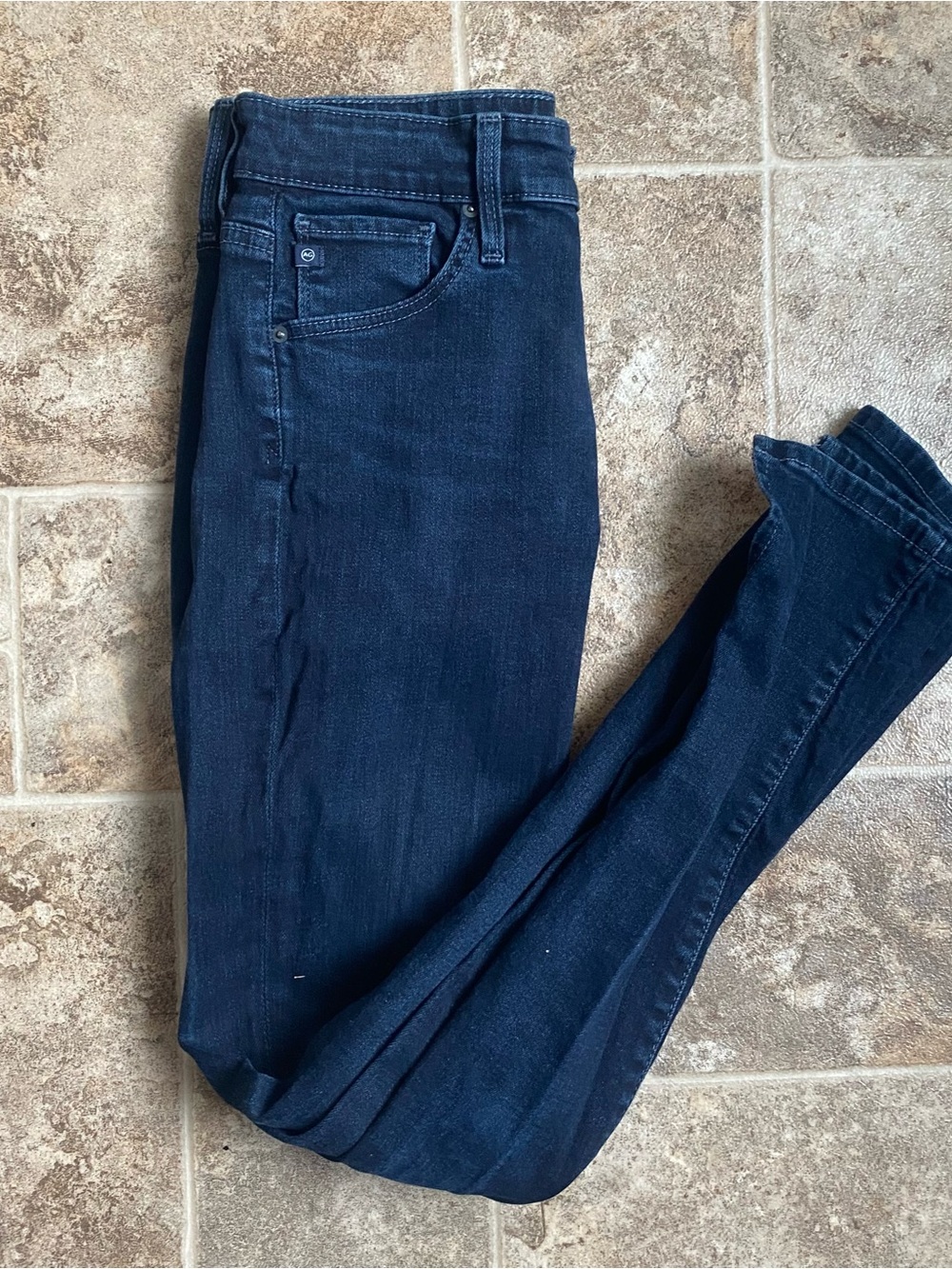 AG Jeans Farrah Skinny Ankle Size 26 Dark Wash High Rise Stretch Denim Skinny